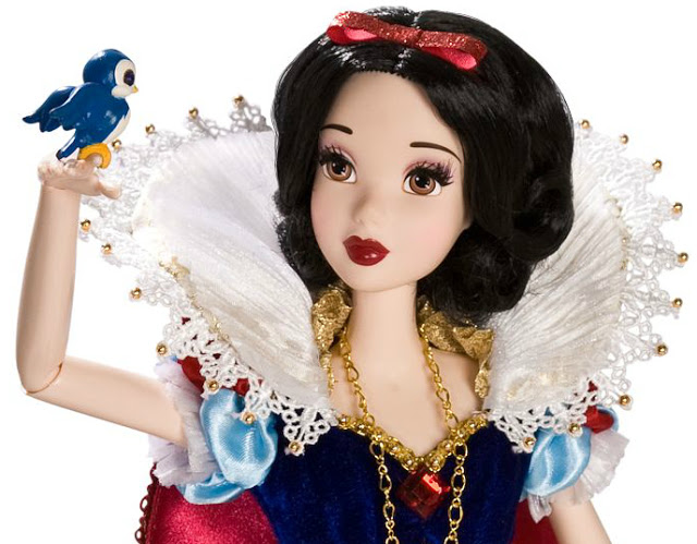 Muñeca Blancanieves edición de lujo cerca